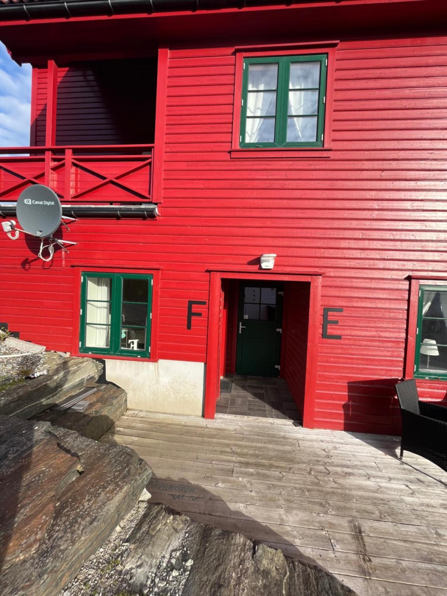 Sjoberg Hotell Og Ferie Leiligheter Osthusvik ภายนอก รูปภาพ