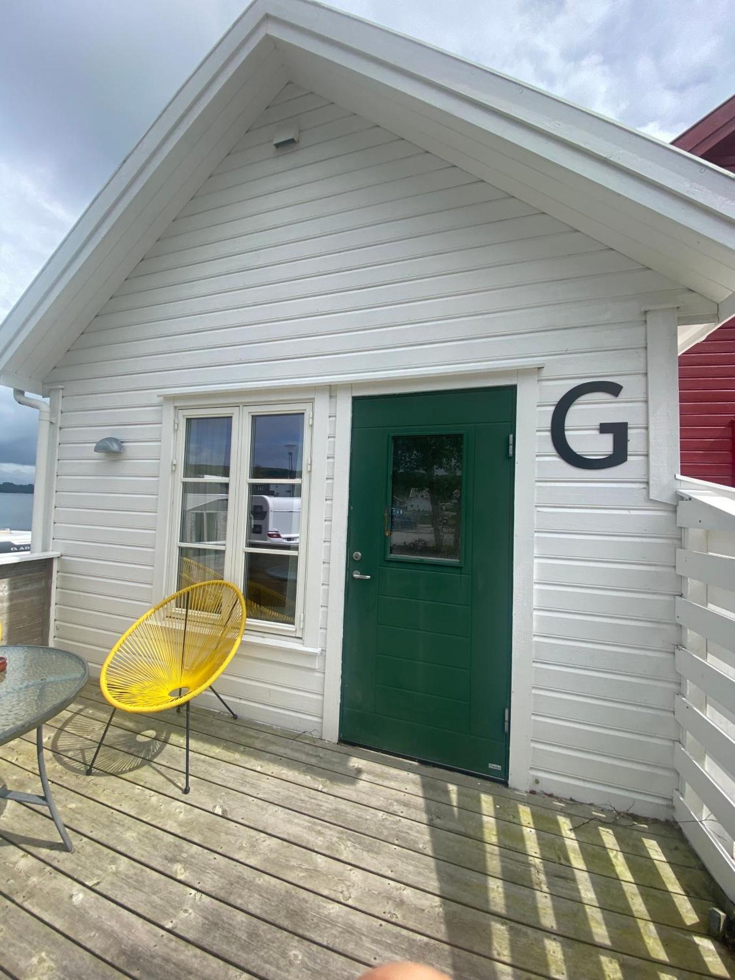 Sjoberg Hotell Og Ferie Leiligheter Osthusvik ภายนอก รูปภาพ