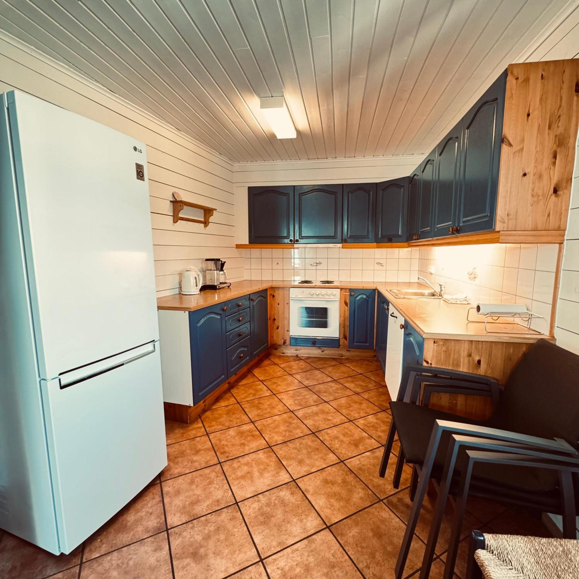 Sjoberg Hotell Og Ferie Leiligheter Osthusvik ภายนอก รูปภาพ