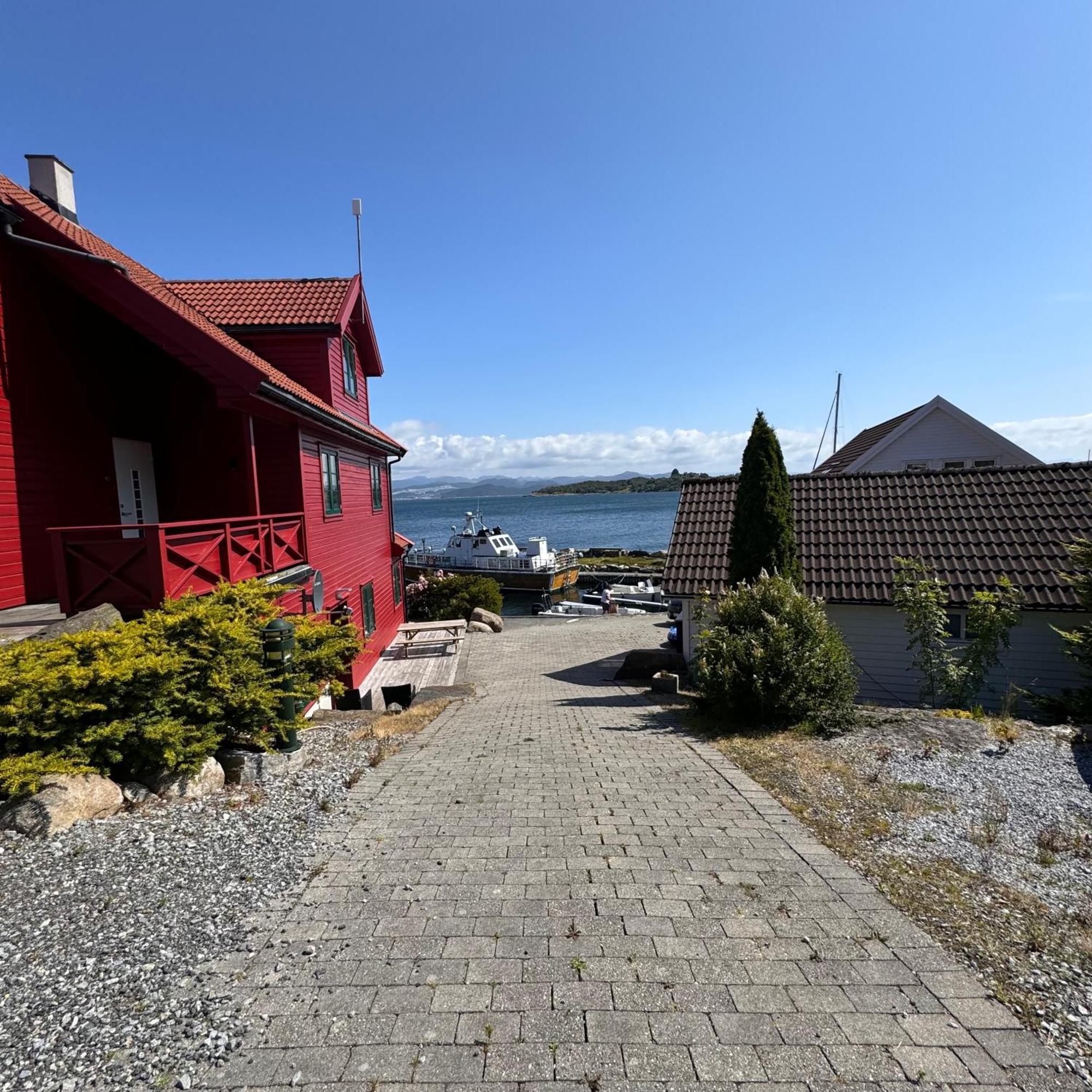 Sjoberg Hotell Og Ferie Leiligheter Osthusvik ภายนอก รูปภาพ