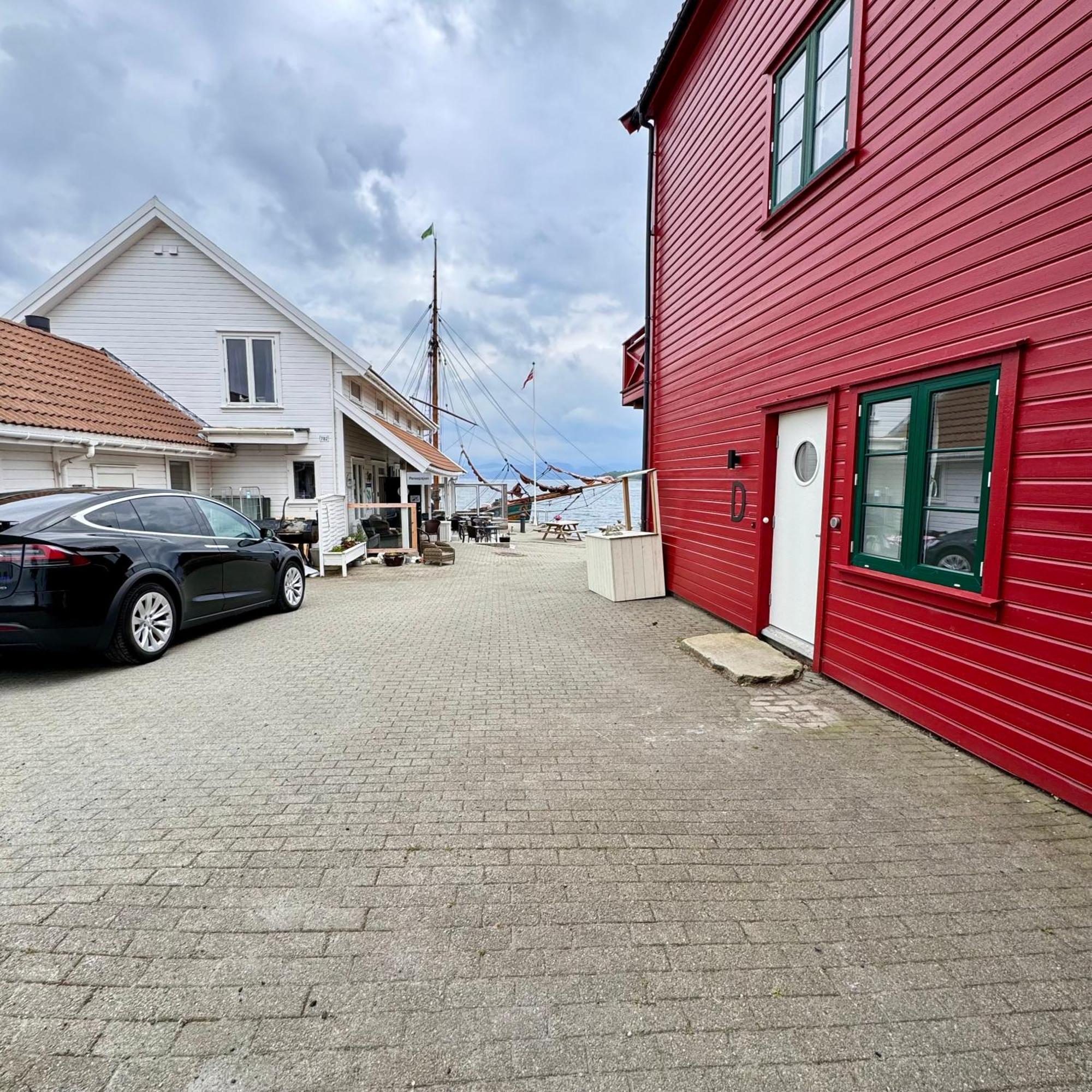 Sjoberg Hotell Og Ferie Leiligheter Osthusvik ภายนอก รูปภาพ