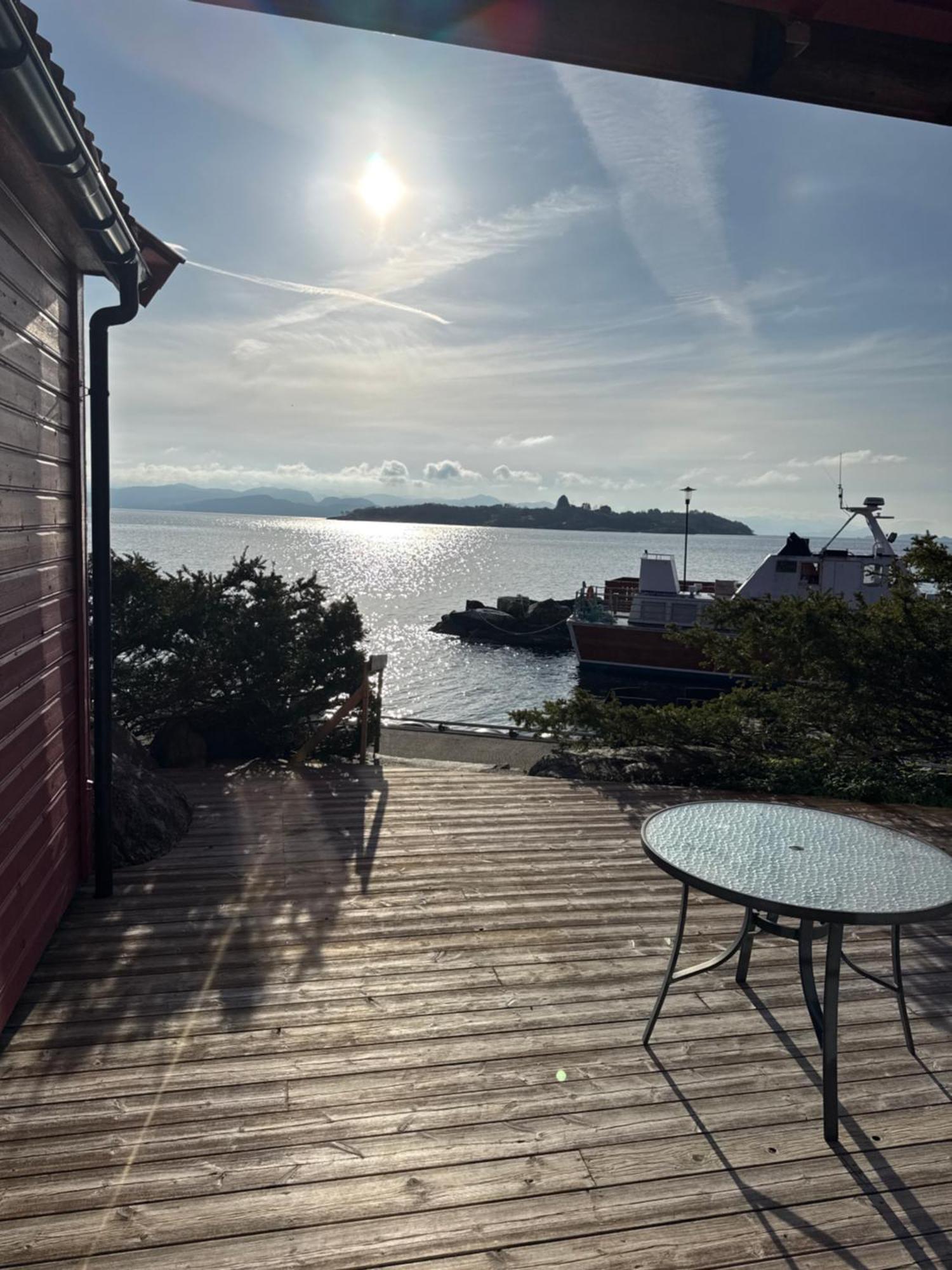 Sjoberg Hotell Og Ferie Leiligheter Osthusvik ภายนอก รูปภาพ